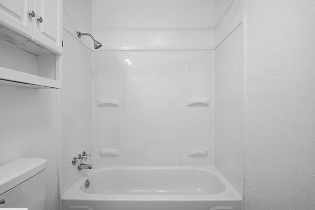 Building Photo - 549 E Ercoupe Dr