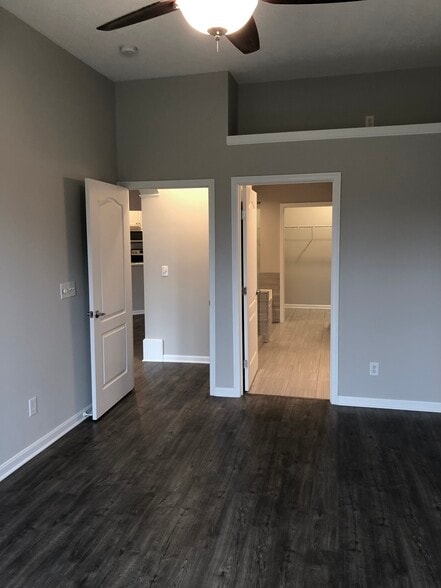 Building Photo - 6571 Pondfield Ln