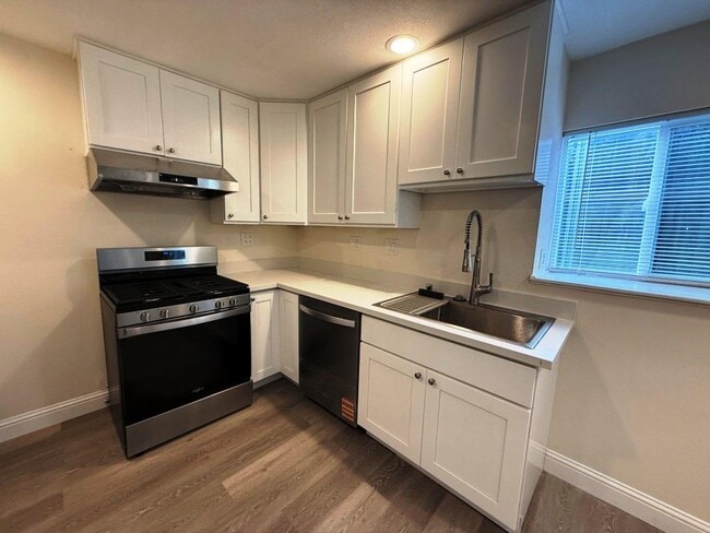 Building Photo - 259 Sunol St