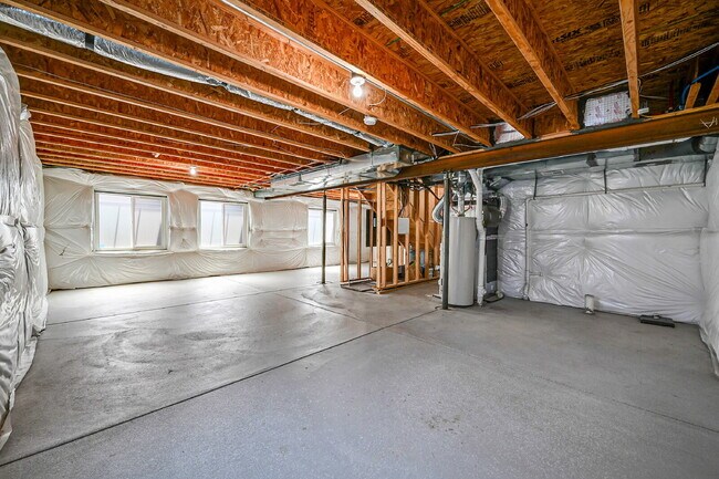 Building Photo - $2,650 - 4 Bed, 2.5 Bath Home with Fenced ...