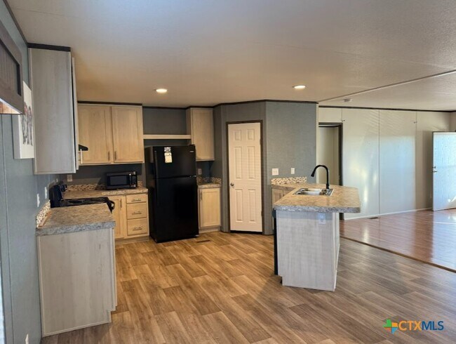 Building Photo - 386 Mallard Loop