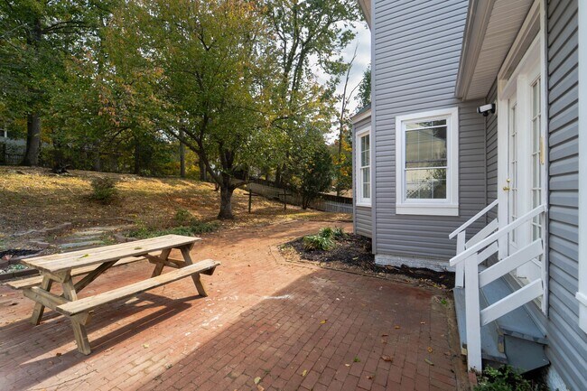 Building Photo - Fabulous Home in Aquia Harbor