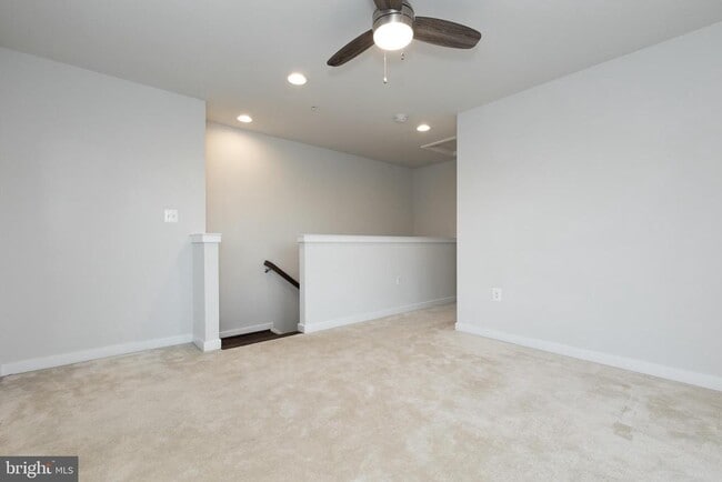 Building Photo - 12731 Vuillard St