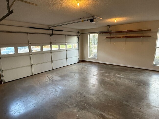 Building Photo - 17115 Grenache Ct