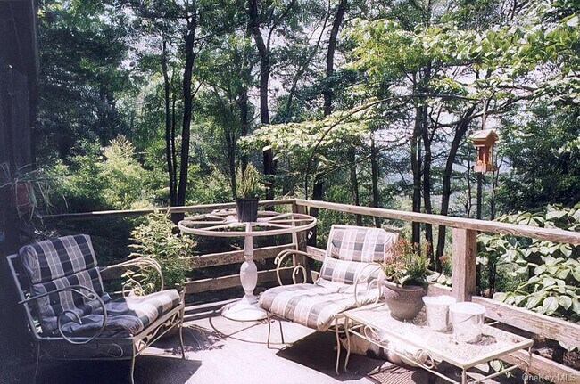 Building Photo - 38 Horse Shoe Bend Rd