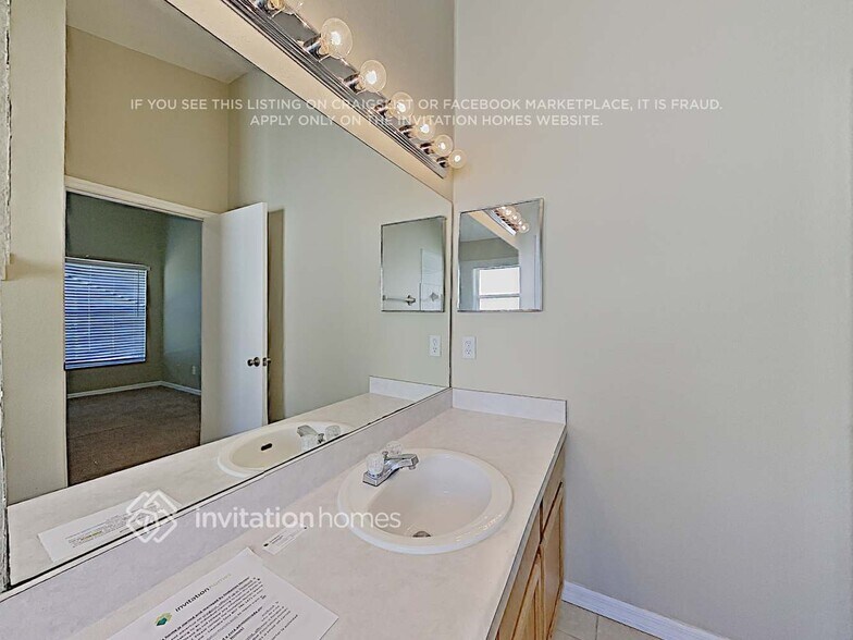 Building Photo - 3372 Jarrett Ct