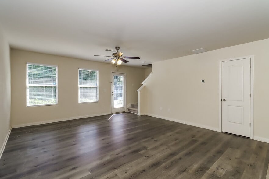 Building Photo - 212 Alton Cir