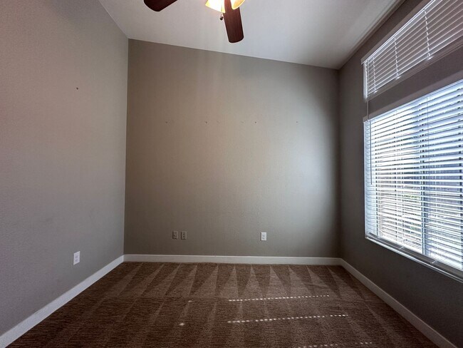 Building Photo - UPGRADED SINGLE STORY HOME WITH 4 BEDS, 2....