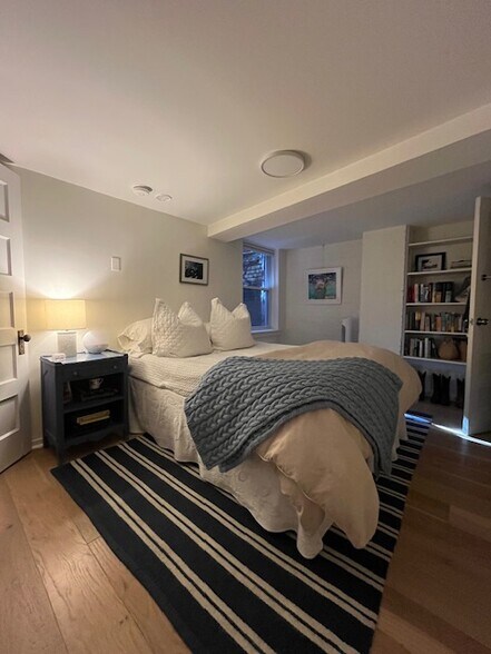 Bedroom - 1840 Wyoming Ave NW