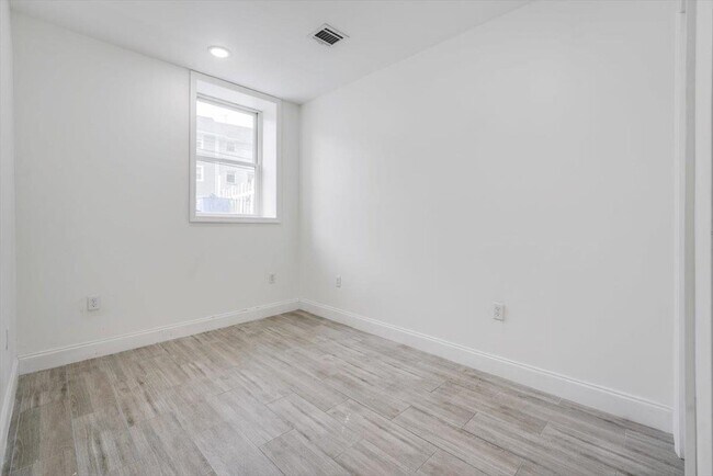 Building Photo - 260 Palisade Ave