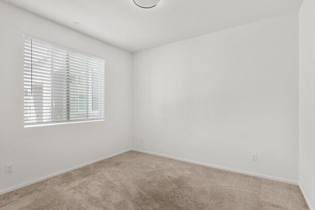 Building Photo - 5224 Beachfront Cove St