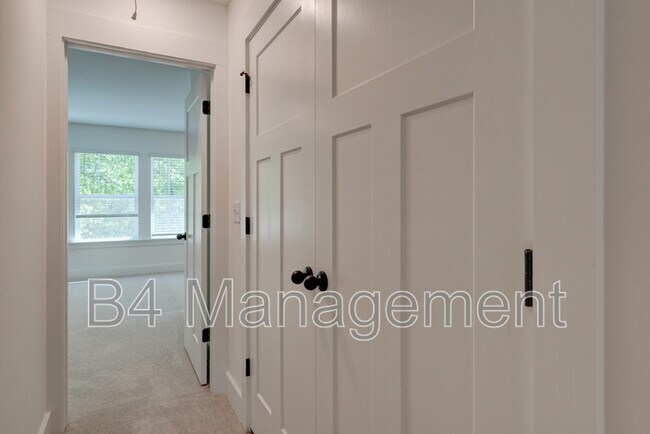 Building Photo - 416 W Parima Ct