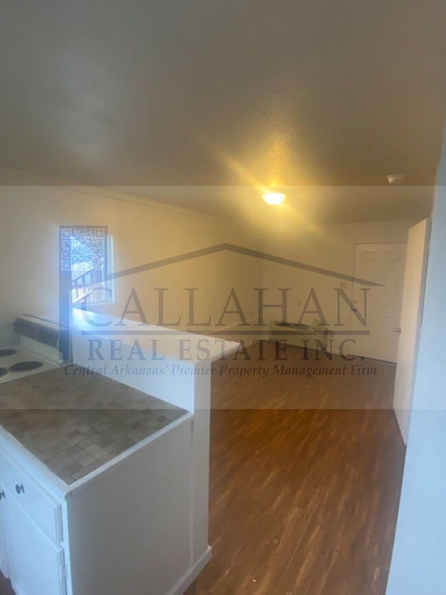 Building Photo - 700 W 33rd St