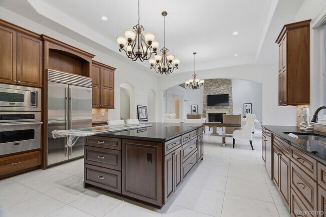 Building Photo - 2707 Turtle Lk Dr