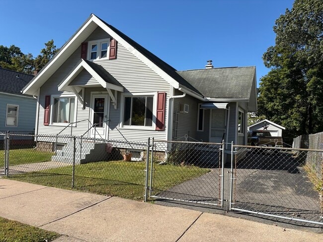 Primary Photo - 136 Maynard St