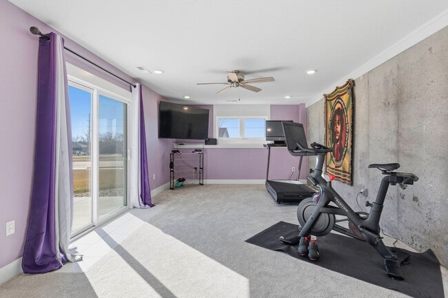 Building Photo - Stunning 6 Bed, 3 Bath Heritage Hills Home | 3-Car Garage | Walk-Out Basement