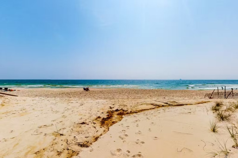 Building Photo - 5994 Beach Blvd