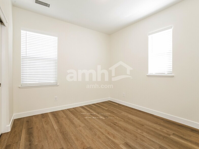 Building Photo - 7065 Sacred Cir