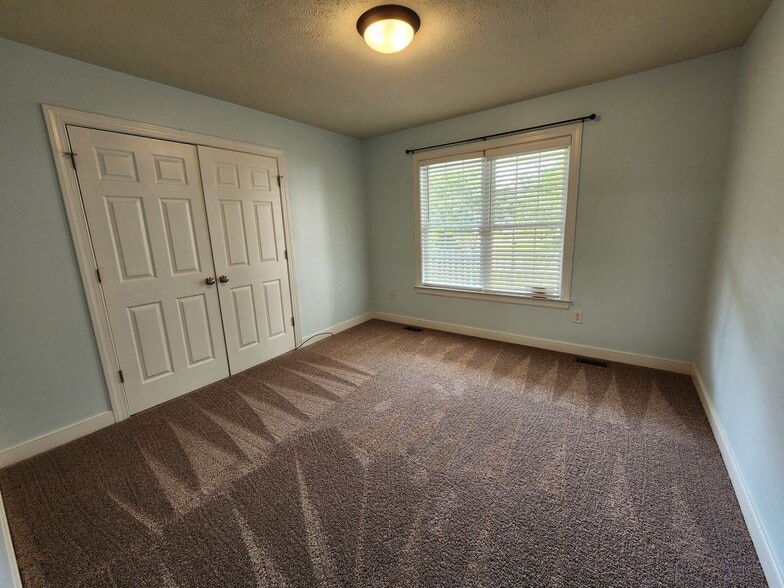 Building Photo - 312 Abbey Ct