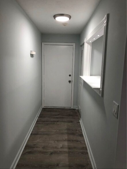 Building Photo - 1195 Grafton St