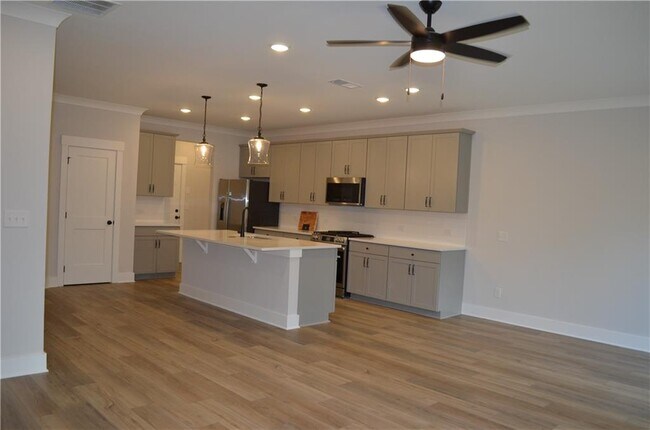 Building Photo - 28 Trace Blf