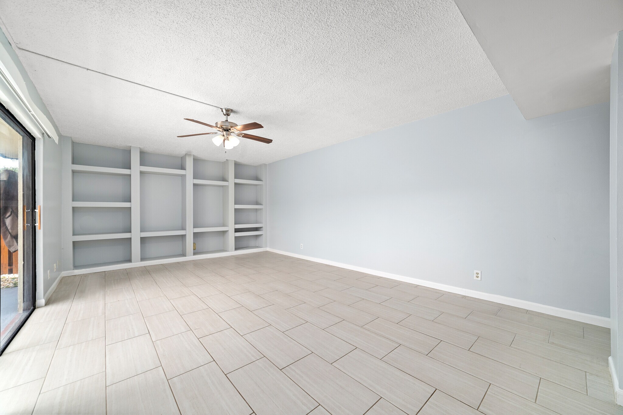 Building Photo - 3425 San Bernadino Dr