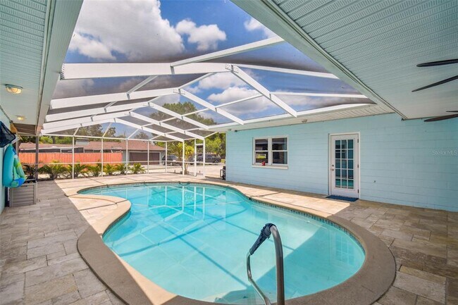 Building Photo - 1302 Brandonwood Dr