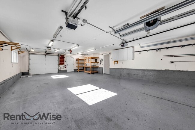 Building Photo - 1951 Heath Dr