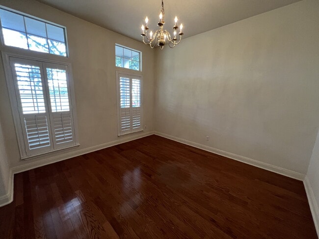 Building Photo - Spacious 3 bed, 2 bath in Plum Creek