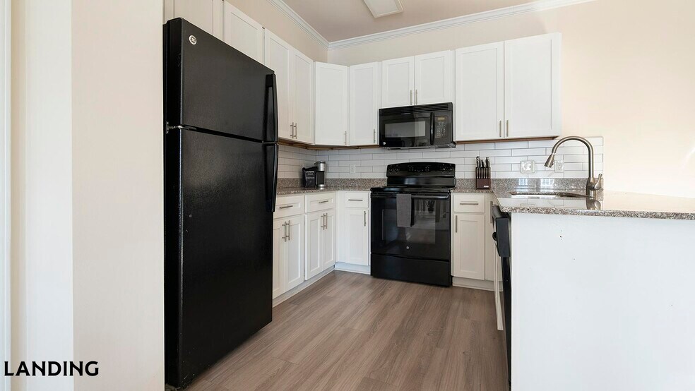 Building Photo - 9015 Kings Grant Dr