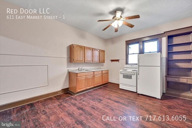 Building Photo - 611 E Market St