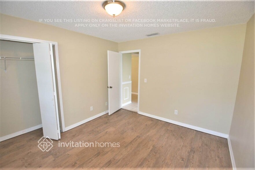 Building Photo - 12122 Meadow Ln