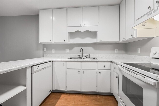 Building Photo - 3108 Ironwood Dr