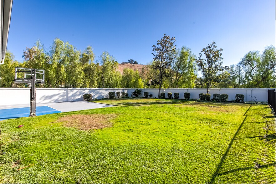 Building Photo - 25504 Colette Way
