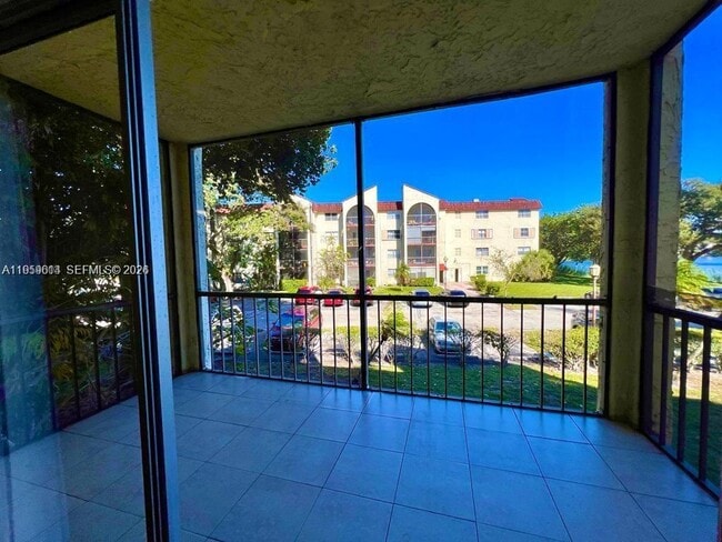 Building Photo - 3300 Spanish Moss Terrace