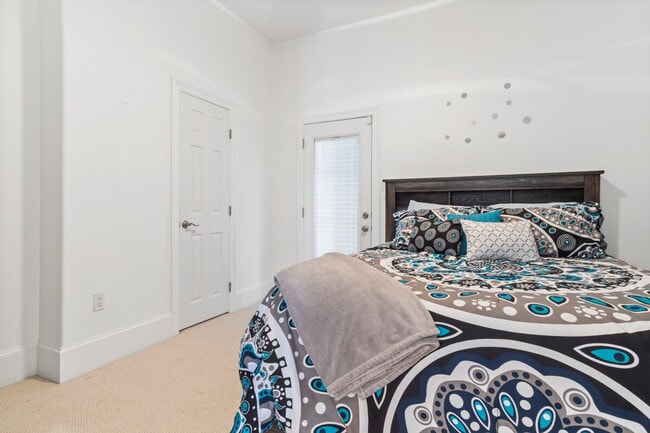 Building Photo - 4166 Old Lazy River Rd