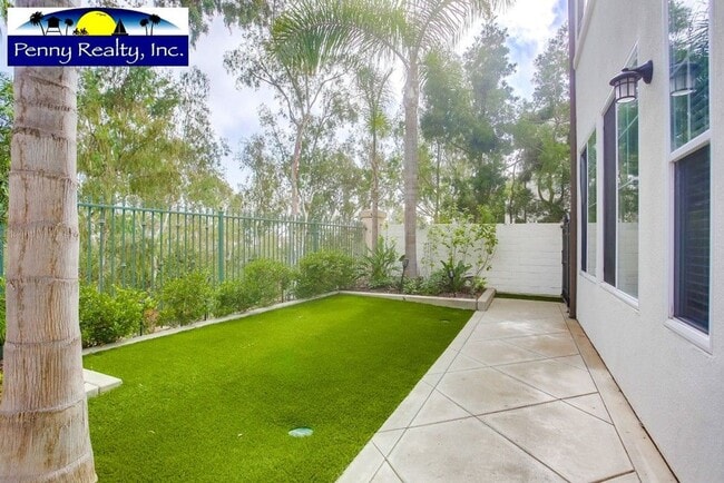 Building Photo - Stunning 4 Bedroom 3.5 Bath Home in the Co...