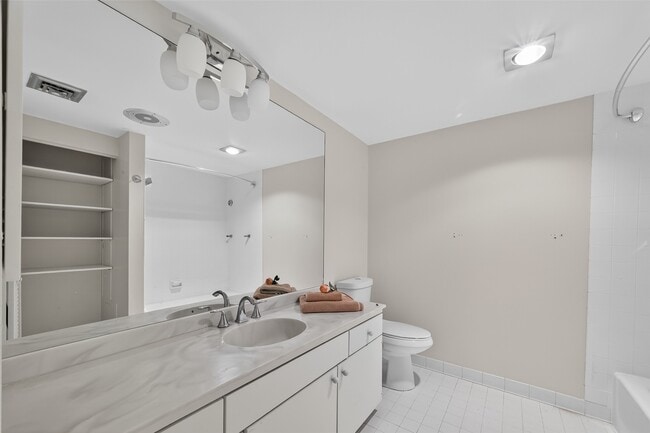 Building Photo - 5001 Woodway Dr