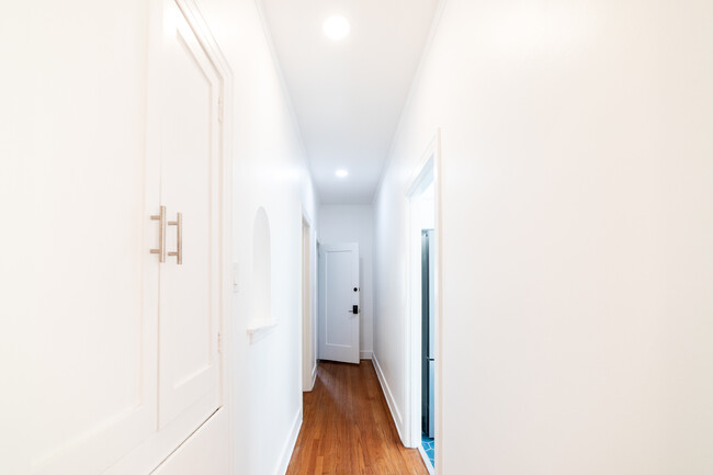 Building Photo - A Grand, Light-Filled 1-Bedroom with Bonus...