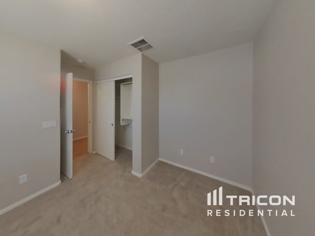 Building Photo - 6837 W Gary Way