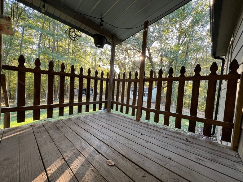 Building Photo - 317 Guthrie Dr