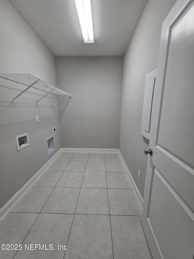 Building Photo - 1494 Shadow Creek Dr