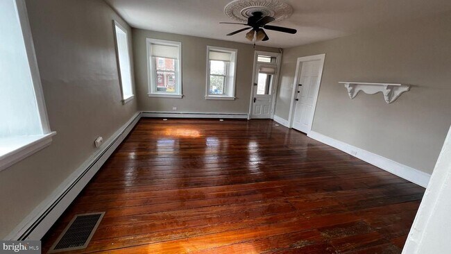 Building Photo - 135 Hoffmansville Rd