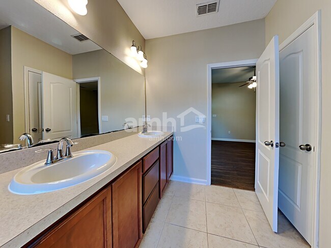 Building Photo - 795 Mosswood Chase
