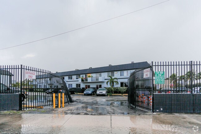 Primary Photo - Sligo Villa Apartments