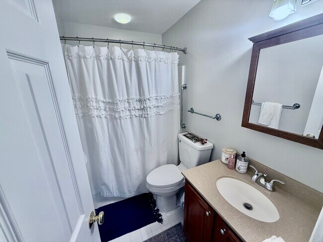 Building Photo - 2730 Wildwood Cir