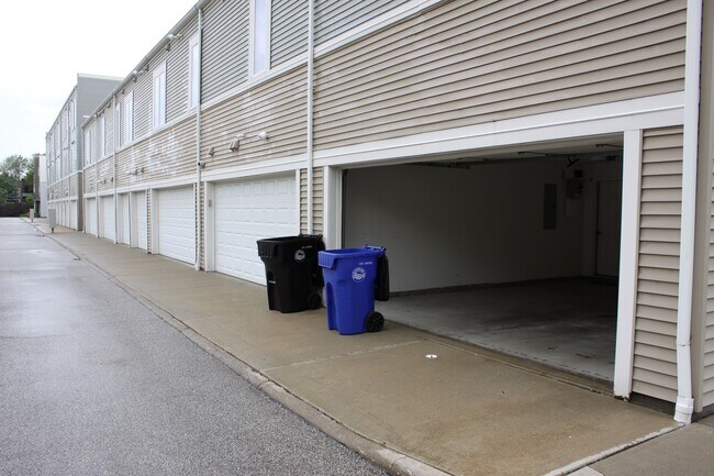 Building Photo - Located in the Detroit-Shoreway Area