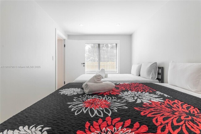 Building Photo - 2360 SW 12th St