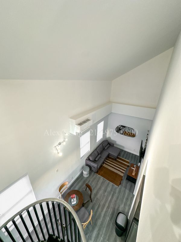 Building Photo - 316 Toledo St