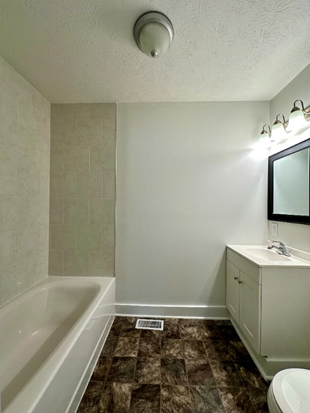 Building Photo - 602 S Miller St